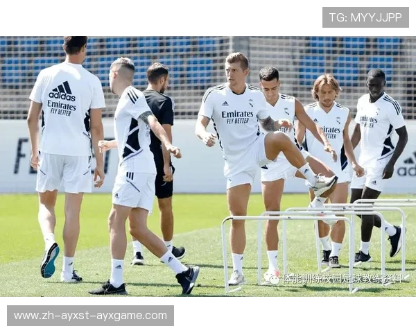 足球训练中的耐力提升与爆发力增强技巧